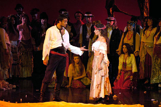 „Цигани лете” тристоти пут

